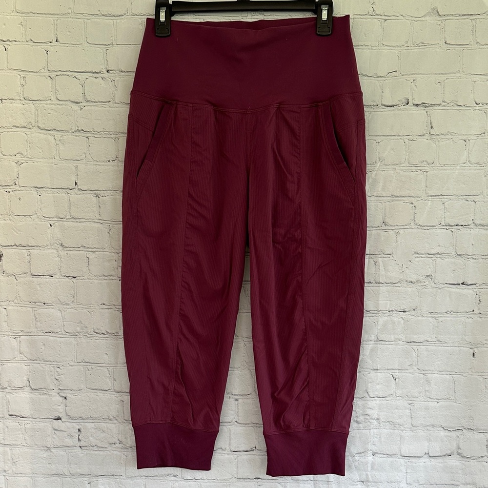 Lululemon Cropped Jogger Pants in Deep Berry size 8